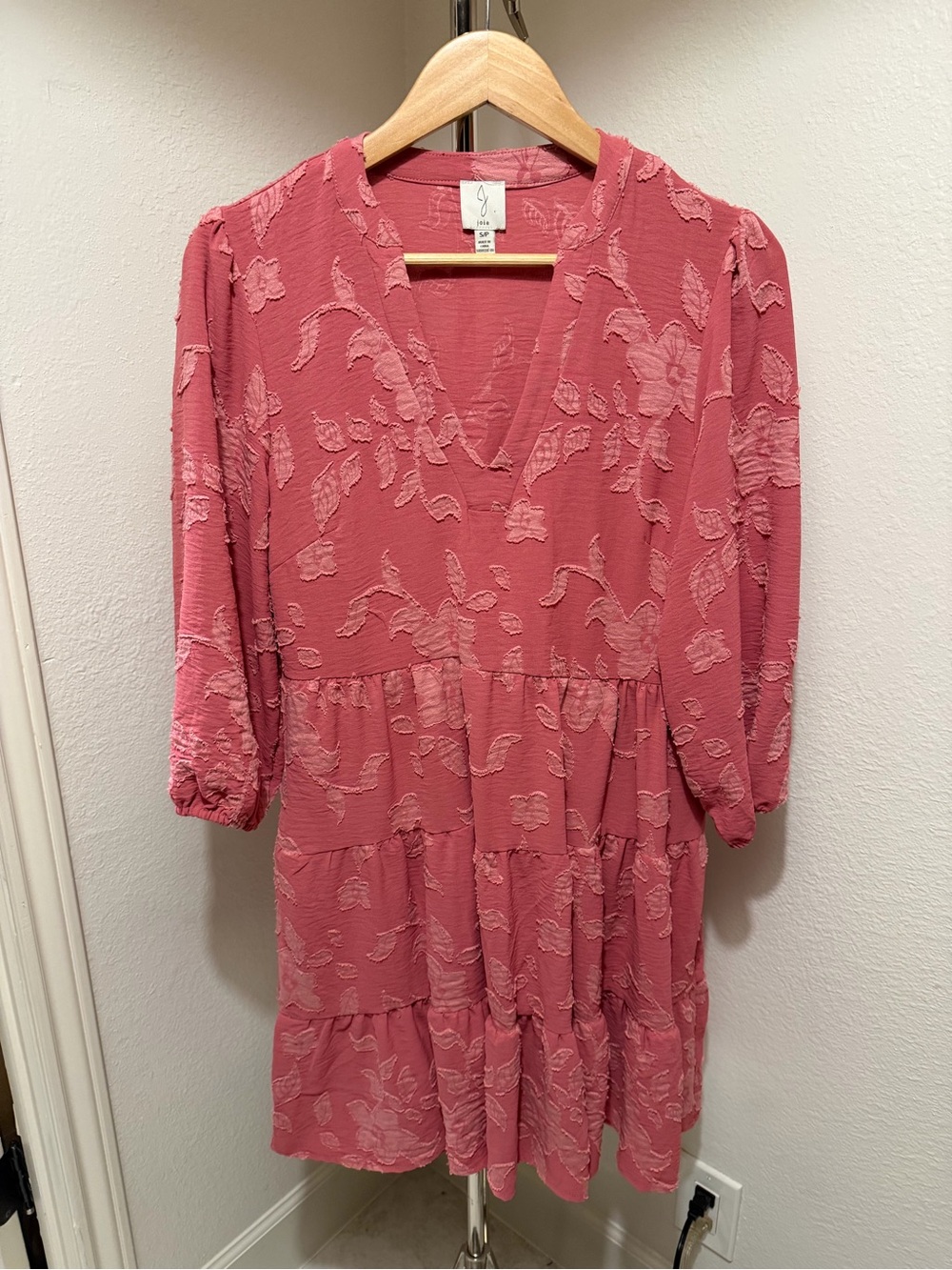 Joie Textured Floral V-Neck Tiered Dress - Rose